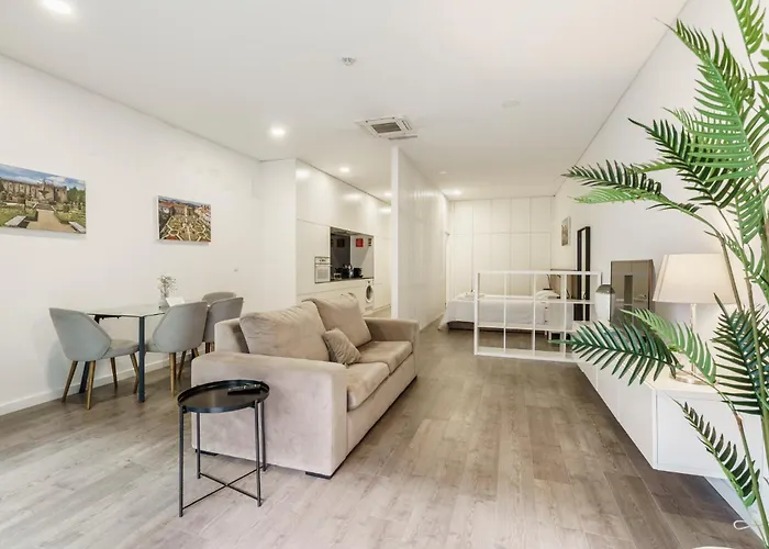 Palhotas - Jardim Santa Barbara *